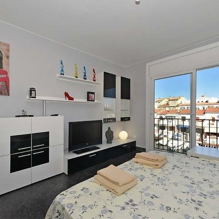 D-Lux Studio Apartment Empuriabrava Exterior photo